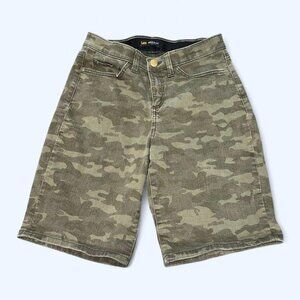 Lee Regular Fit Mid Rise Flex Motion Camo Shorts